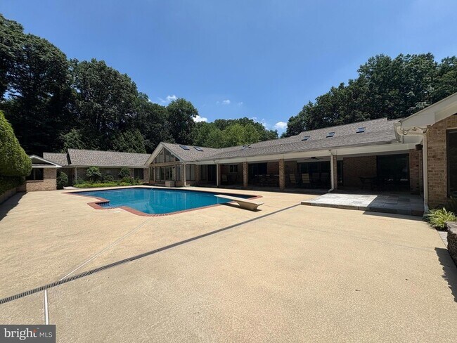 Foto del edificio - 4233 Buckskin Wood Dr