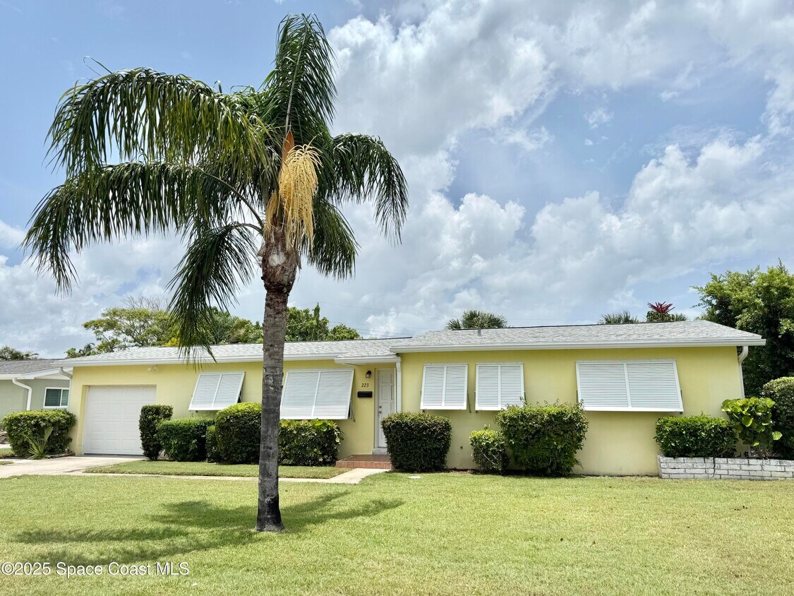 Primary Photo - 223 NE 1st Ct