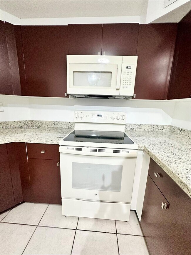 Foto del edificio - 10237 NW 9th St Cir