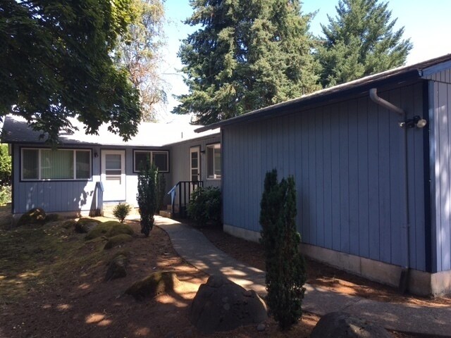 Building Photo - 13311 Clairmont Way