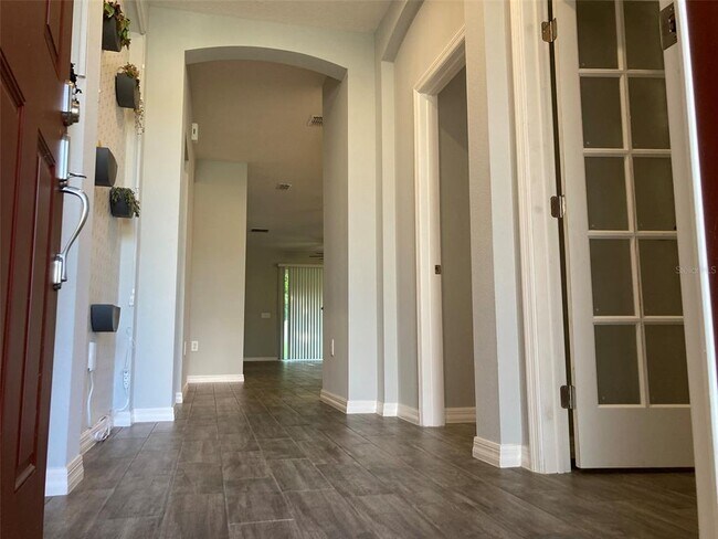 Foto del edificio - 2387 Jernigan Lp