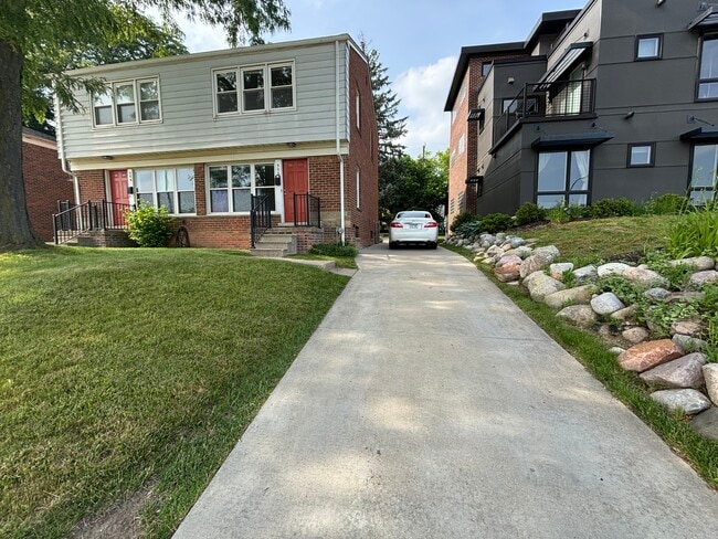 Building Photo - 508 W Stadium Blvd