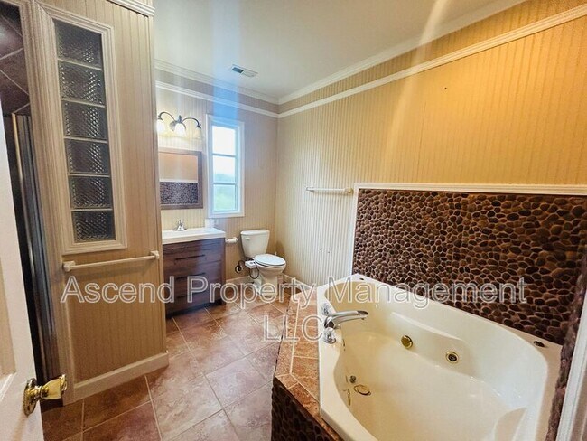 Foto del edificio - 16 Pioneer Ln