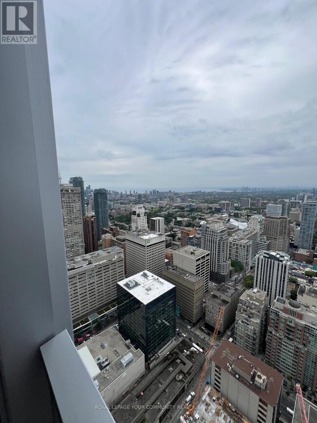Photo du bâtiment - 11-4711 Yorkville Ave