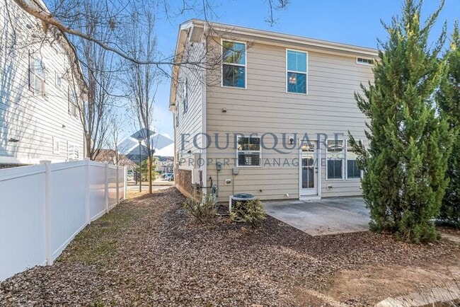 Building Photo - Spacious 3-Bed End Unit Townhome with 2-Car Garage & Private Patio | Prime Kitts Creek Location