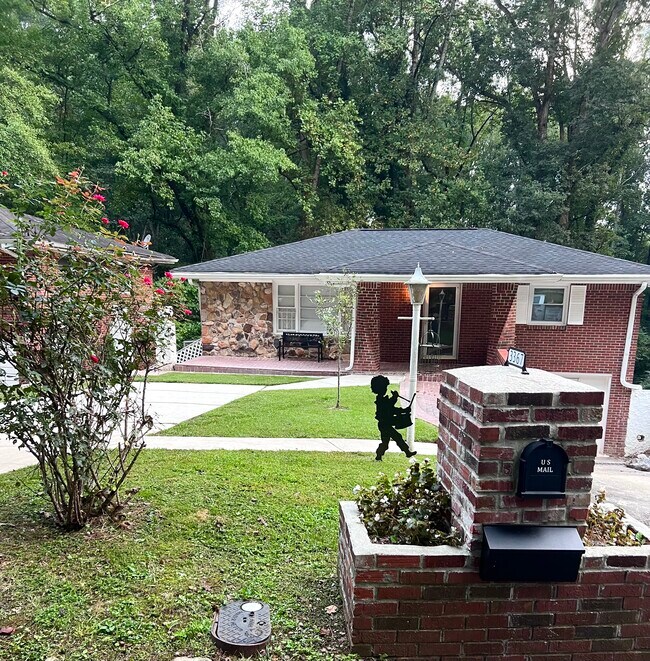 Front entrance - 3367 Lake Valley Rd NW