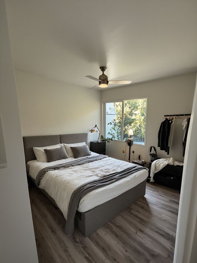 Building Photo - Large 3 Bedroom 3 Bathroom Condo for Rent
