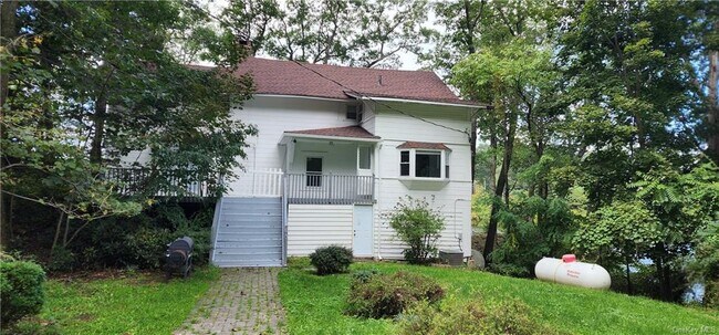 Foto del edificio - 34 Osseo Park Rd