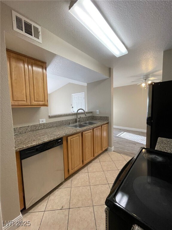 Building Photo - 5055 W Hacienda Ave
