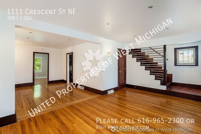 Building Photo - 1111 Crescent St NE