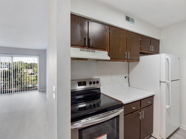 Building Photo - 325 Orchard Trace Ln