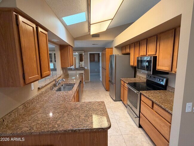 Foto del edificio - 14607 W Yosemite Dr
