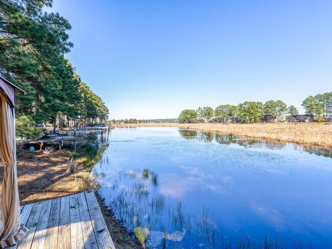 Foto del edificio - 753 Daphne Ln