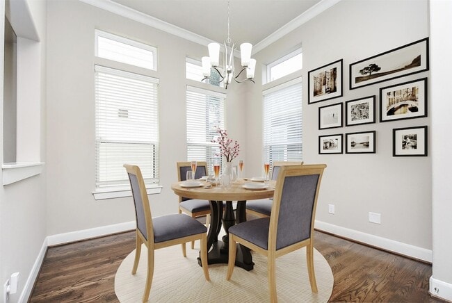 Photo - 812 Fisher St House