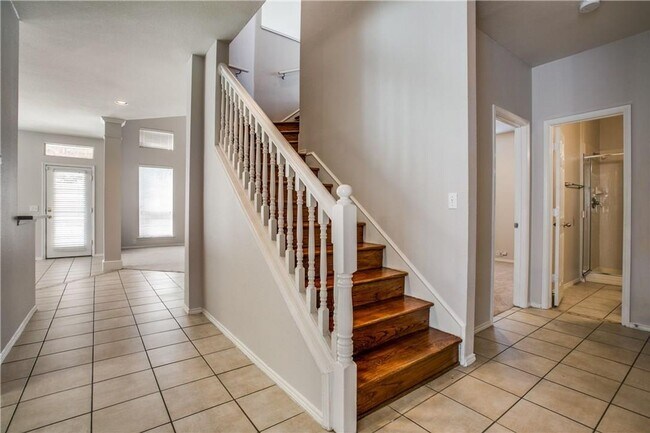 Foto del edificio - Coming Soon in Frisco – Spacious 5-Bedroom Home You Don’t Want to Miss!
