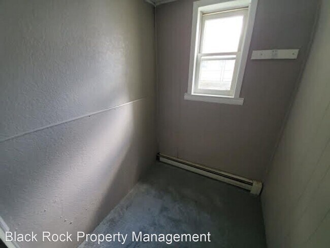 Building Photo - 4 br, 1.5 bath House - 421 E Elm Street
