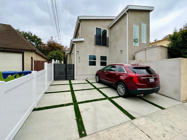 Building Photo - 8916 Whitworth Dr