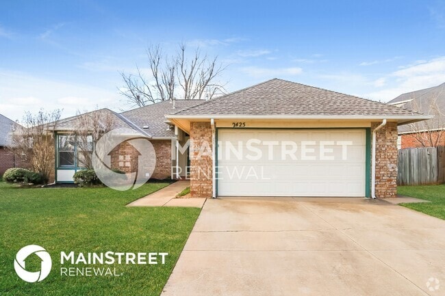 Building Photo - 2425 E Hills Dr