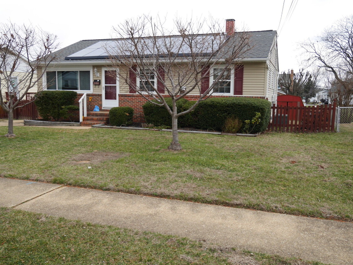 Primary Photo - Single Family Home Located in Linthicum MD