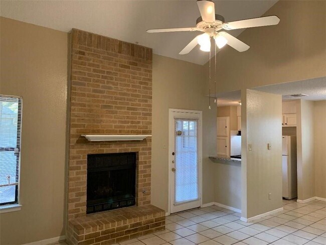 Building Photo - 6503 Columbia Oaks Ct