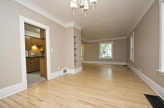 Foto del edificio - Gorgeous 5 Bedroom Home in Coveted SE Neig...