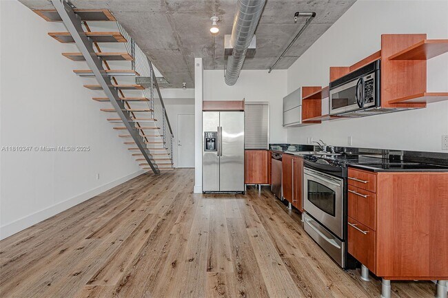 Foto del edificio - 690 SW 1st Ct