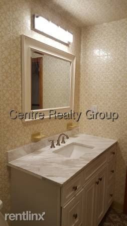 Building Photo - 2 br, 1 bath Triplex - 810 Saratoga St Apt 1