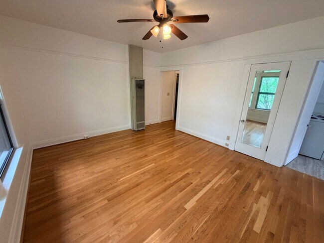 Foto del edificio - One Bedroom Second Floor Unit Ladd's Addition/Hawthorne District