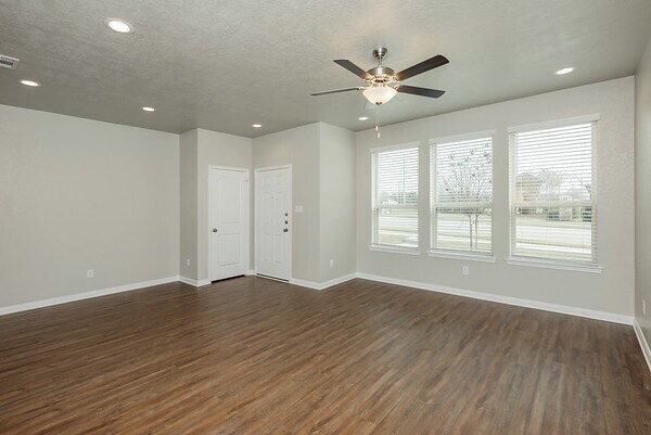 Building Photo - 4089 Cross Park Dr