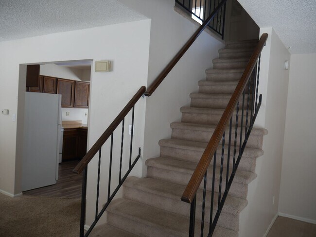Building Photo - 2524 Garden Way
