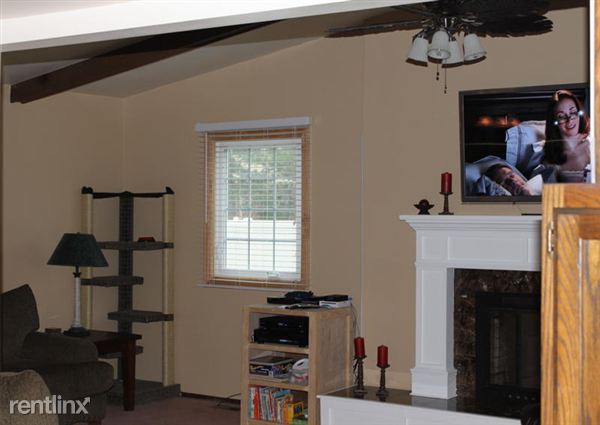 Building Photo - 44445 Rivergate Dr