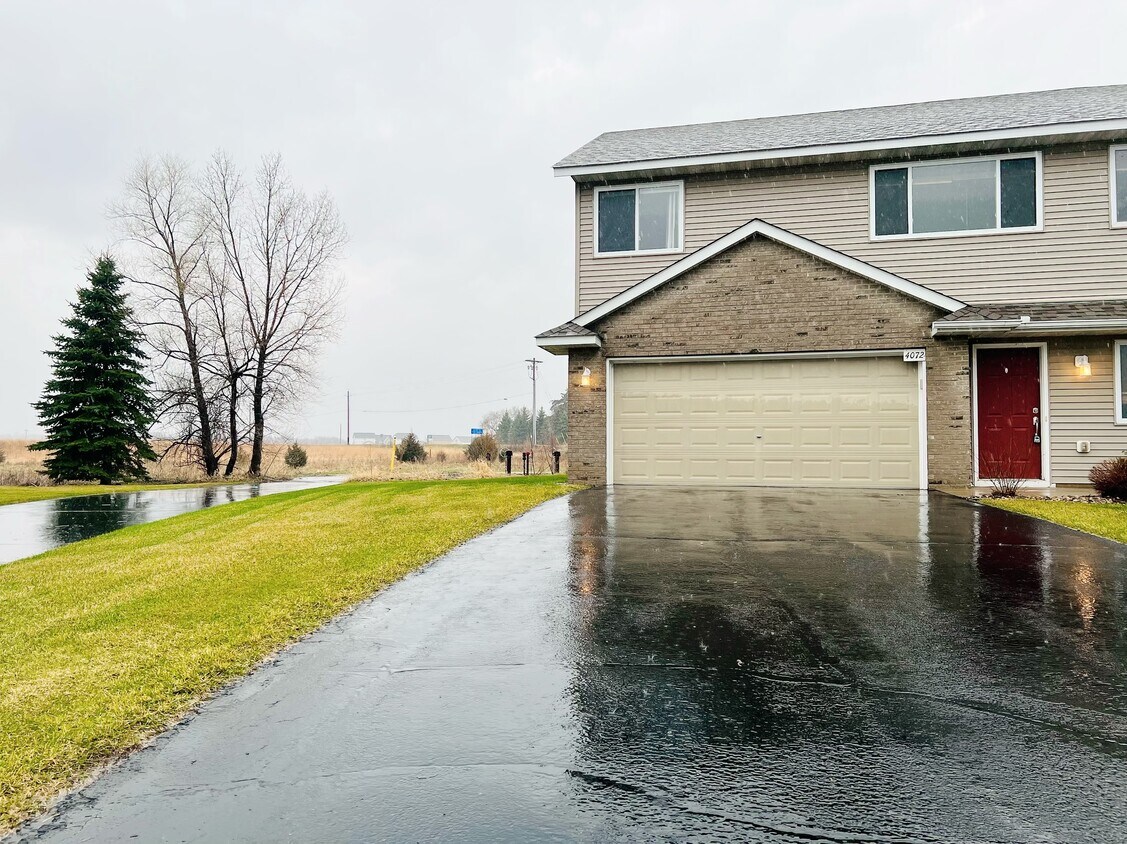 Primary Photo - 4072 Blakewood Dr