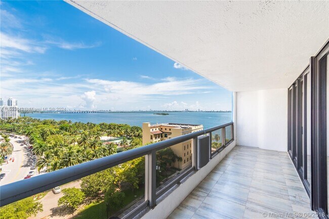 Building Photo - 1717 N Bayshore Dr
