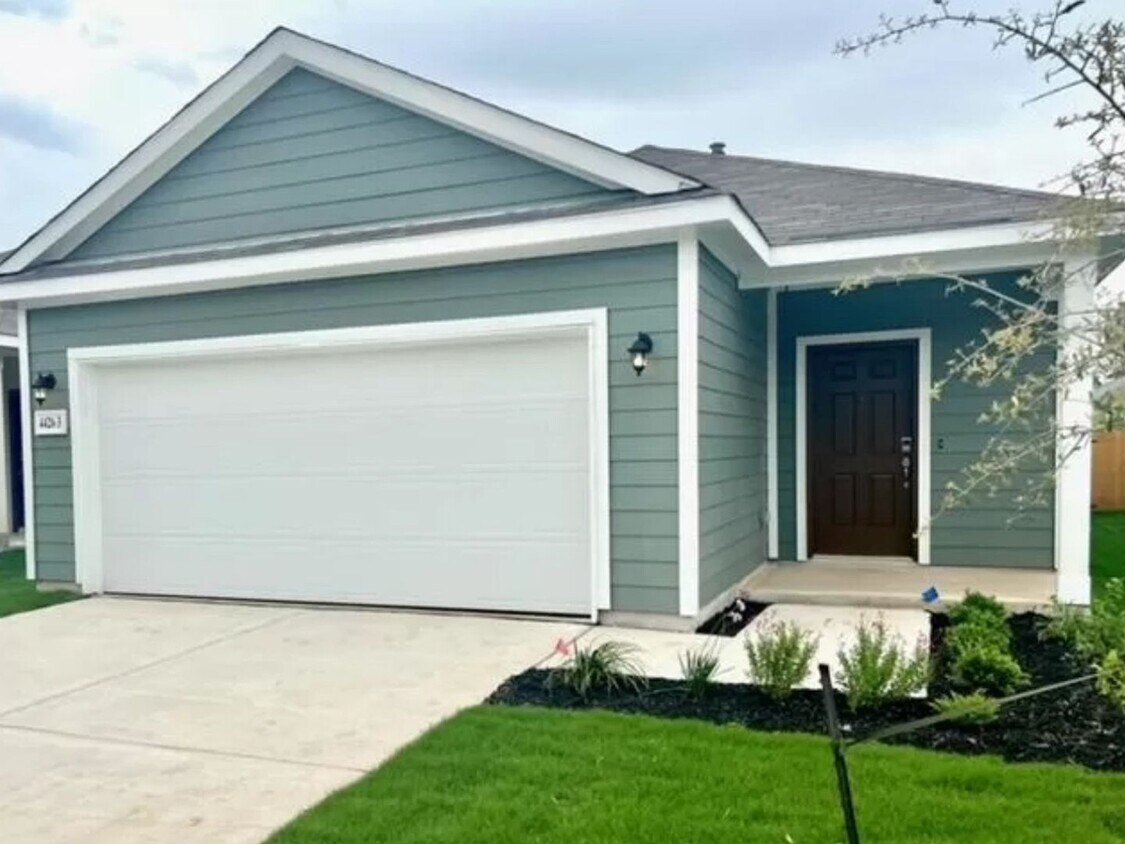 Foto principal - 3 Bedroom Single Family Home in San Antonio