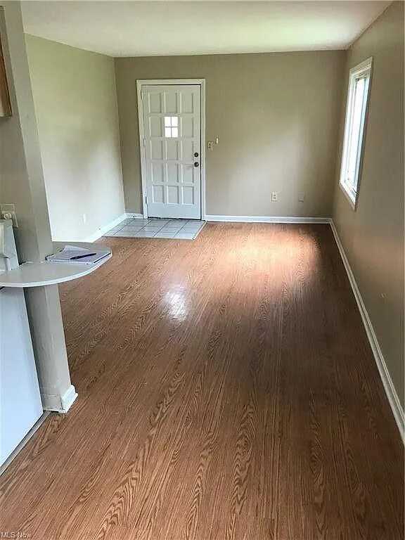 Foto principal - 1283 Elmwood Rd