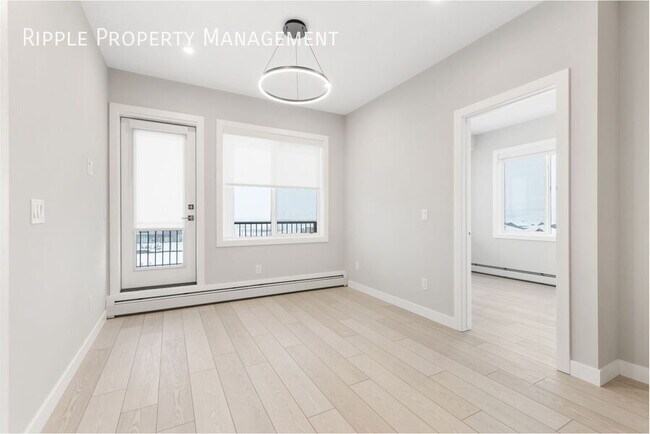 Photo du bâtiment - AMAZING 3 BEDS/ 2 BATHS CONDO!