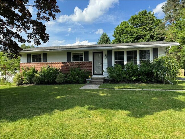 Building Photo - 3225 Bingen Rd