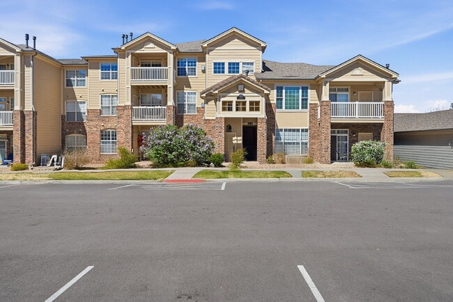 Photo - $1,845.95 with $300.00 off the first month's rent, $2 Beds - 2 Bath, Condo in Aurora with in Unit...