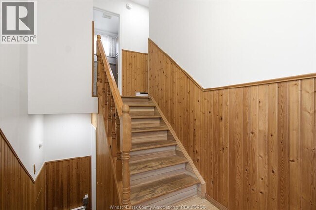 Photo du bâtiment - 1229 Arncliffe Pl