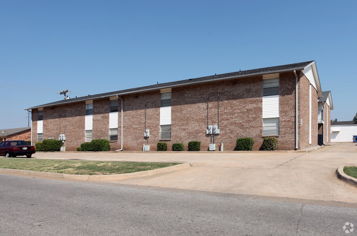 Blackwelder Arms Apartaments - Blackwelder Arms Apartments