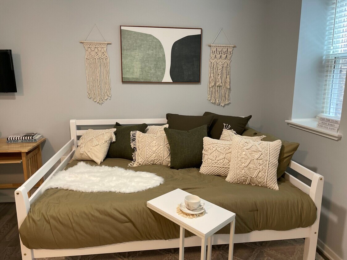 Foto principal - 5242 N Winthrop Ave