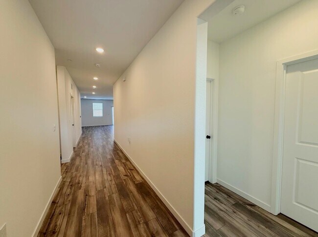 Foto del edificio - 4639 Sami Jo Dr