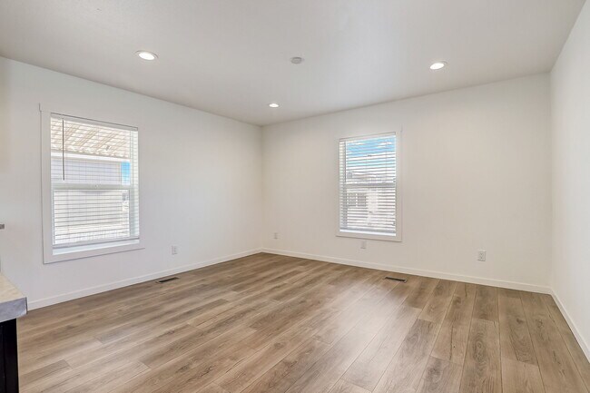 Foto del edificio - 2627 S Lamb Blvd