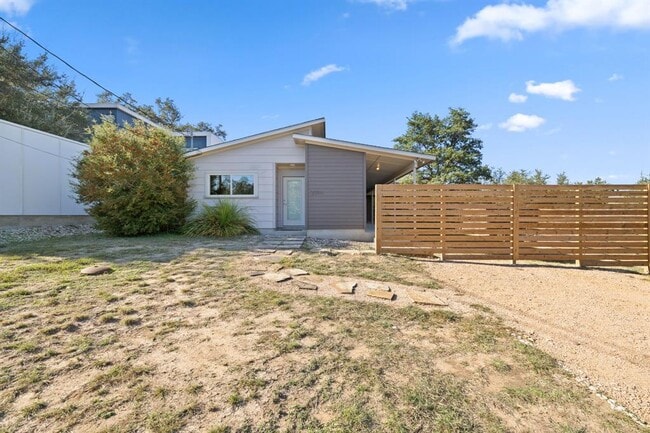 Building Photo - 2304 Rain Water Dr