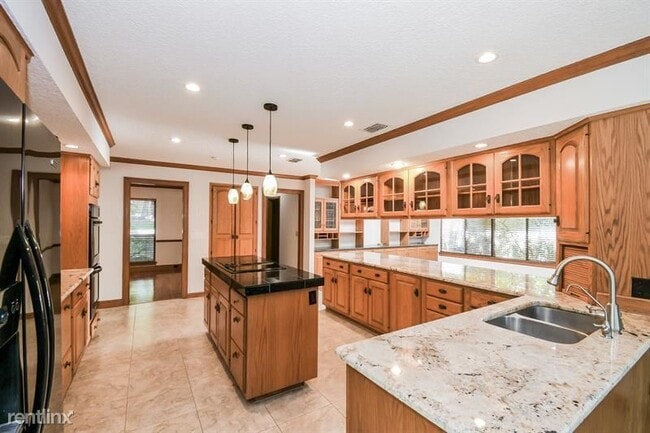 Building Photo - 5 br, 3.5 bath House - 11643 Hidden Hills ...