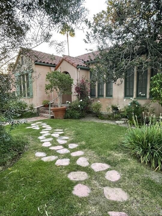 Foto del edificio - 10551 Troon Ave