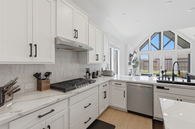 Building Photo - 26506 Brilliant Beam Wy