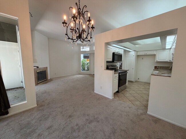 Building Photo - COSTA MESA 2 BEDROOM, 2 BATHROOM CONDO $3,475 (BRISTOL & BAKER)