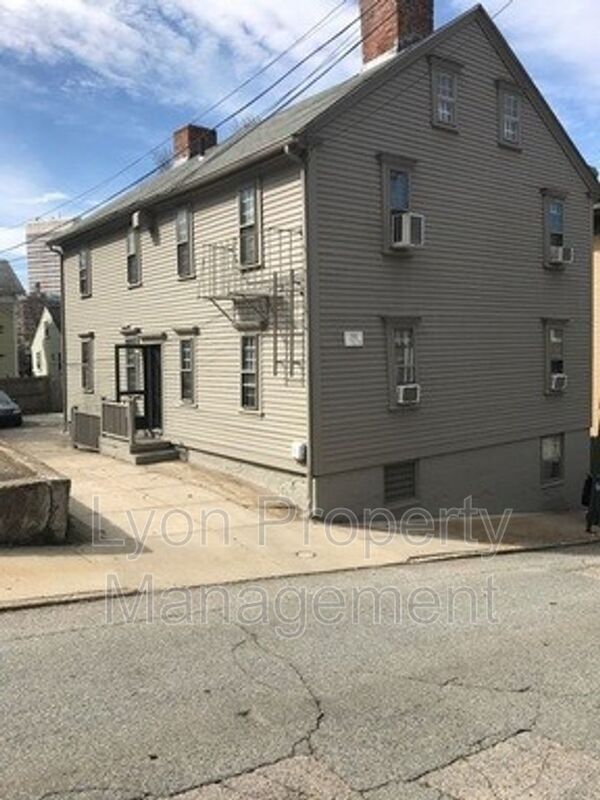 Building Photo - 39 Bowen St