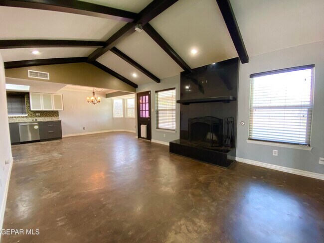 Foto del edificio - 3217 Tomahawk St